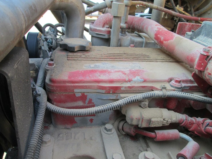 2016-freightliner-108sd-image-37