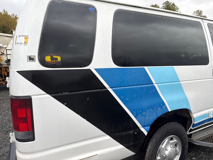 2009-ford-e350-image-12