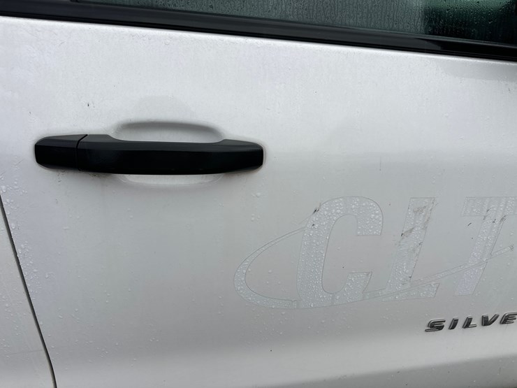 2016-chevrolet-silverado-image-17