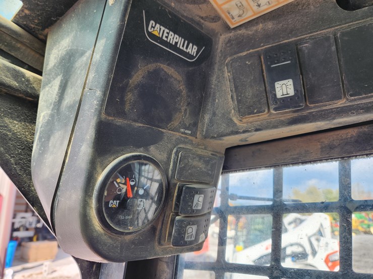 caterpillar-257-image-11