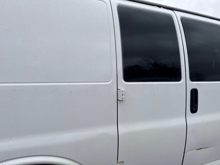 2014-utility-van-image-25