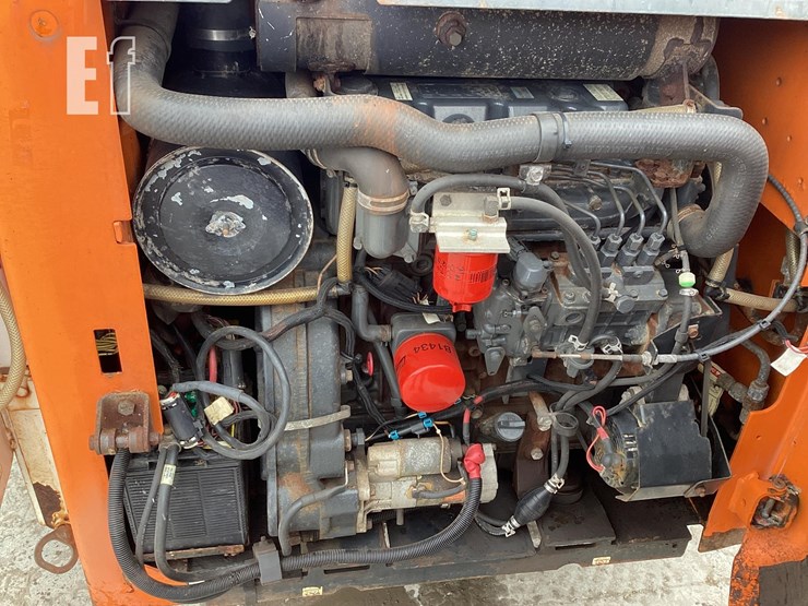 2005-bobcat-s220-image-11