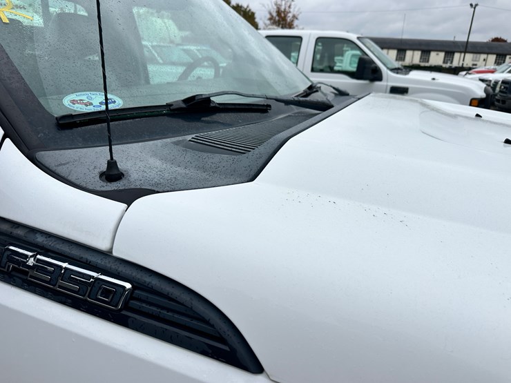 2015-ford-f350-xl-image-28