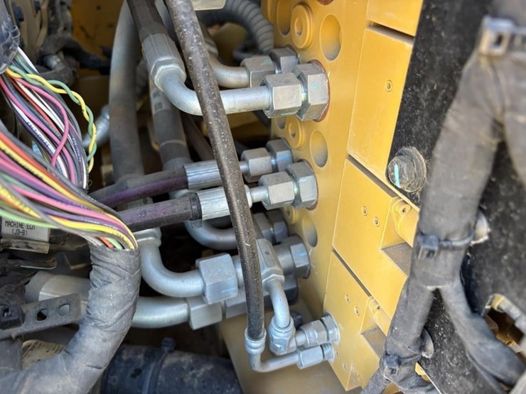 2021-caterpillar-308-cr-image-46