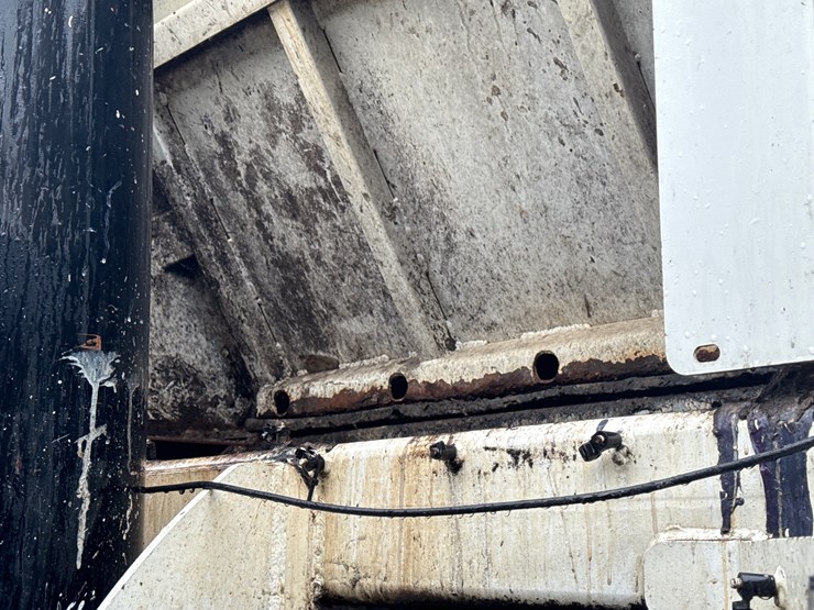 2015-autocar-acx64-image-12