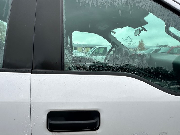 2020-ford-f150-xl-image-24