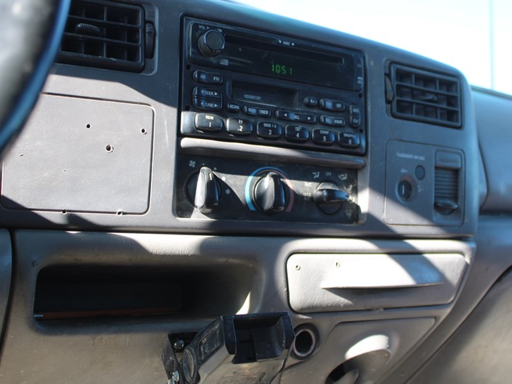 2001-ford-f350-image-22