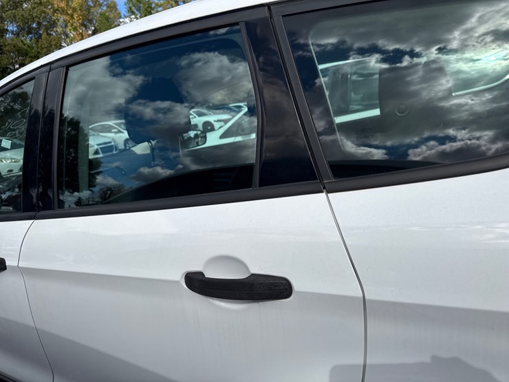 2015-ford-escape-image-38