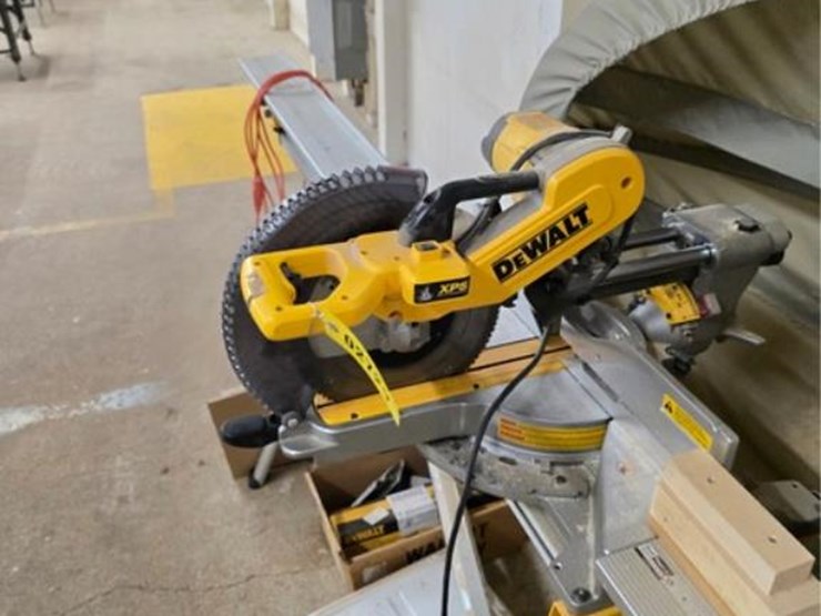 #2729-•-dewalt-dws780-compound-miter-saw-image-4