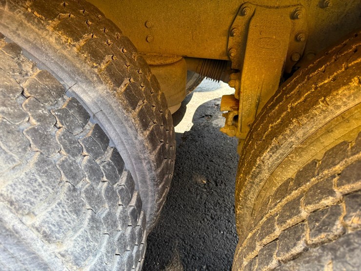 2018-peterbilt-567-image-7