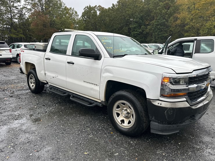 2018-chevrolet-k1500-image-1