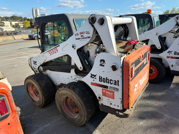 2015-bobcat-s650-image-3