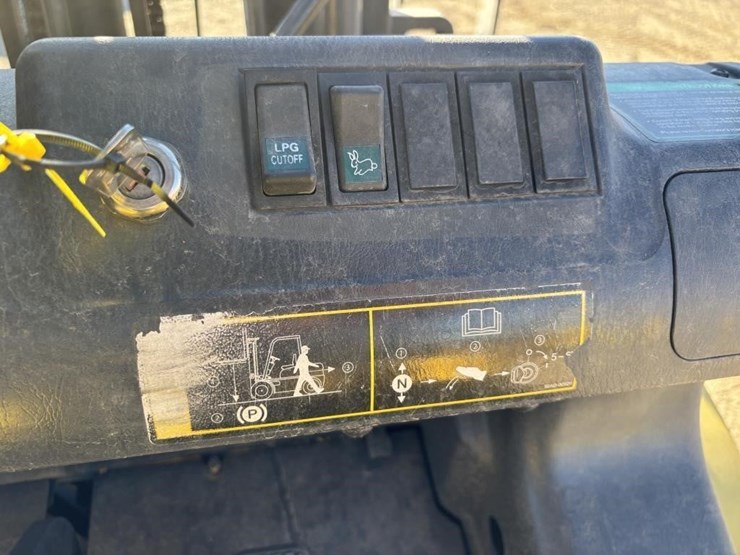 2011-hyundai-30l-7a-image-24