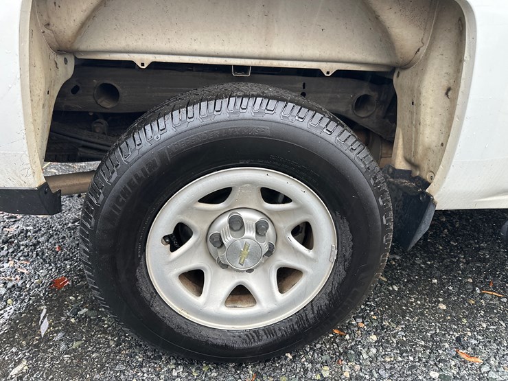 2016-chevrolet-silverado-image-10