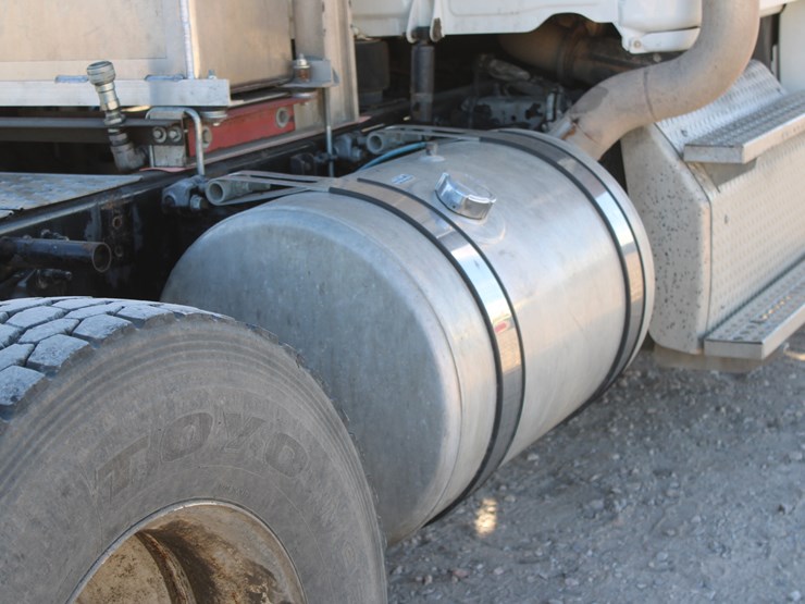 2016-freightliner-cascadia-125-image-23