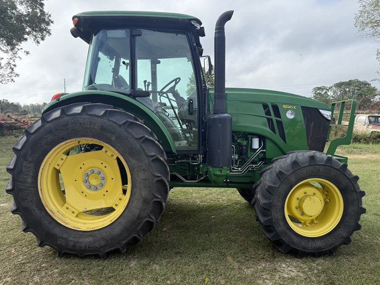 2017-john-deere-6120e-image-4