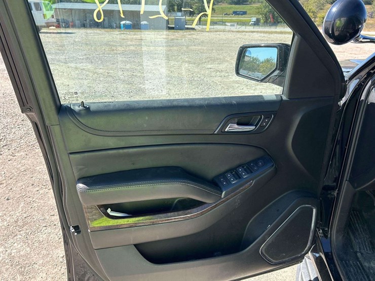 2018-chevrolet-tahoe-image-11