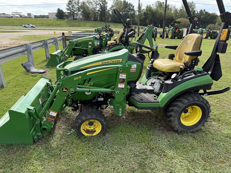 john-deere-1025r-image-1
