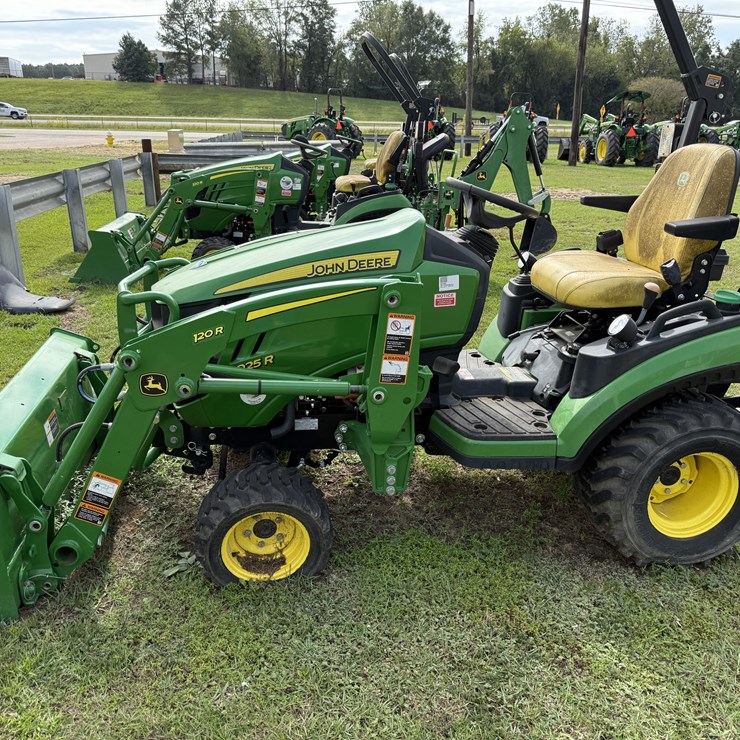 JOHN DEERE 1025R