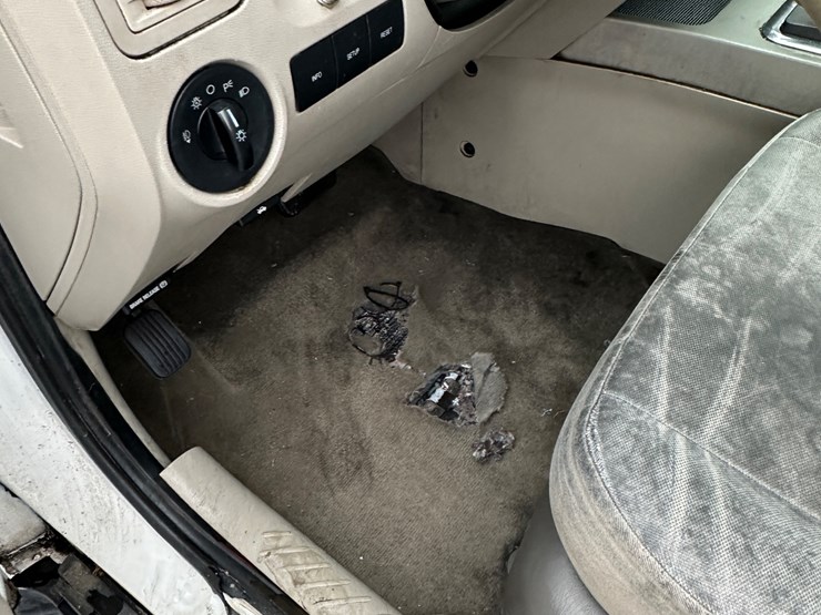 2012-ford-escape-xlt-image-23