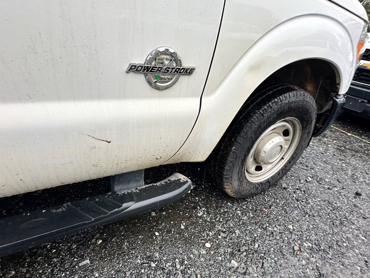 2012-ford-f250-xl-image-29