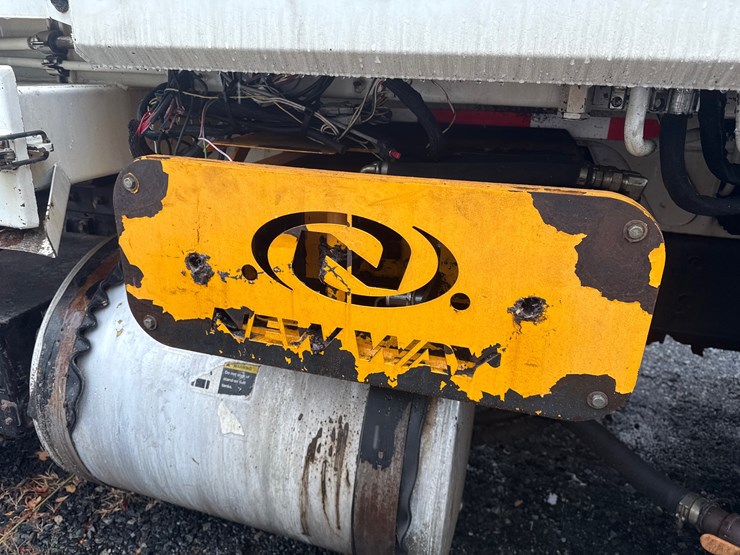 2015-autocar-acx64-image-18