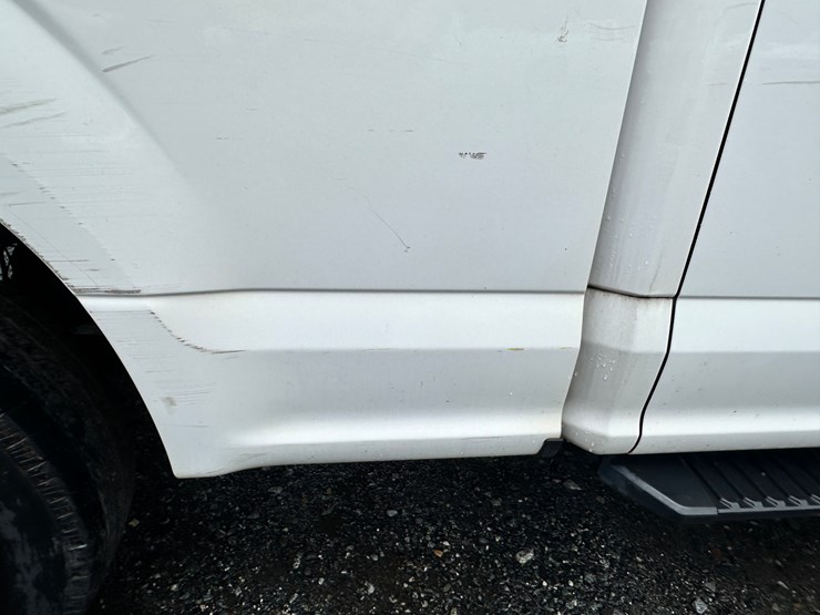 2020-ford-f150-xl-image-17