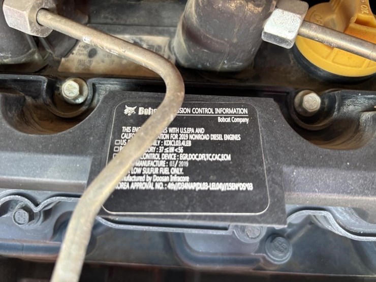 2019-bobcat-t740-image-42