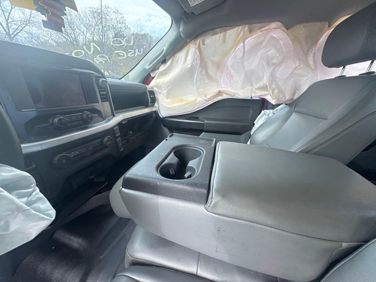 2022-ford-f150-xl-image-15