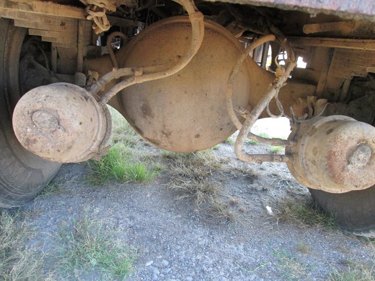 2016-freightliner-108sd-image-7