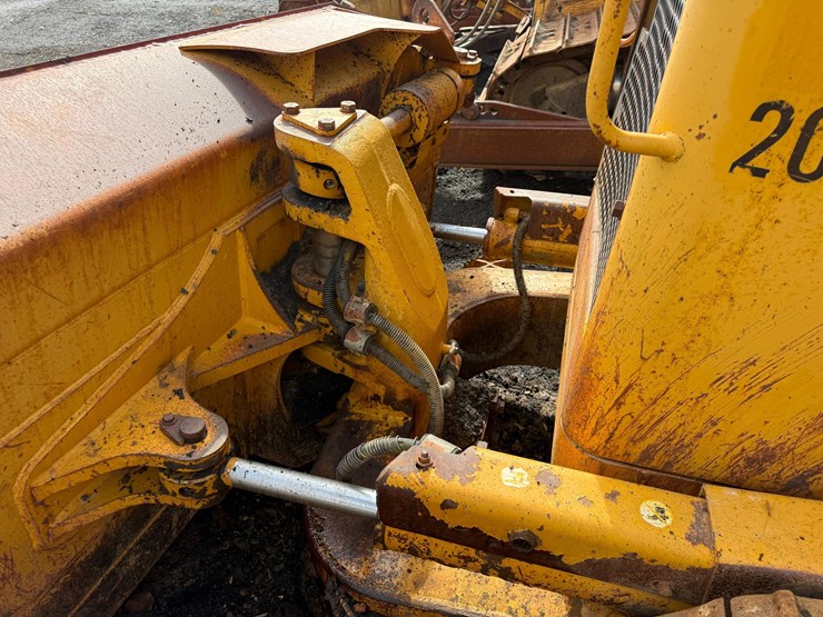 caterpillar-d6n-xl-image-6