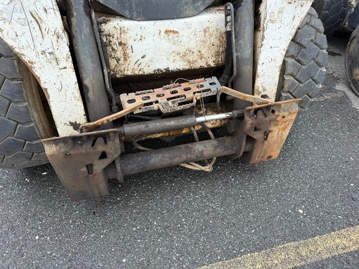 2015-bobcat-s650-image-6