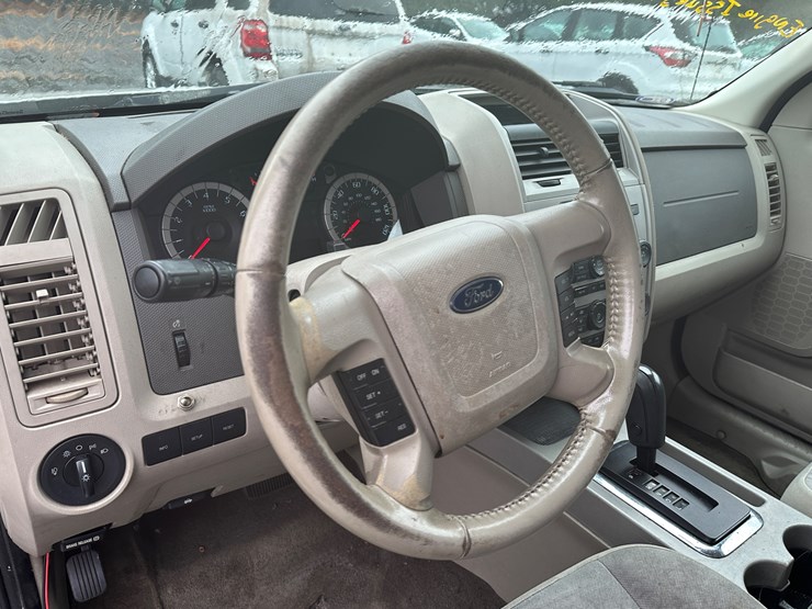 2012-ford-escape-xlt-image-17