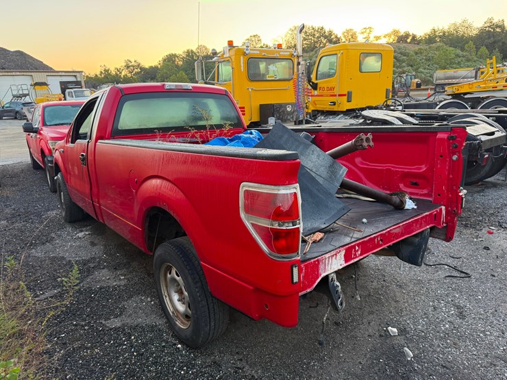 2012-ford-f150-xl-image-4