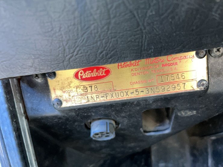 2003-peterbilt-378-image-12