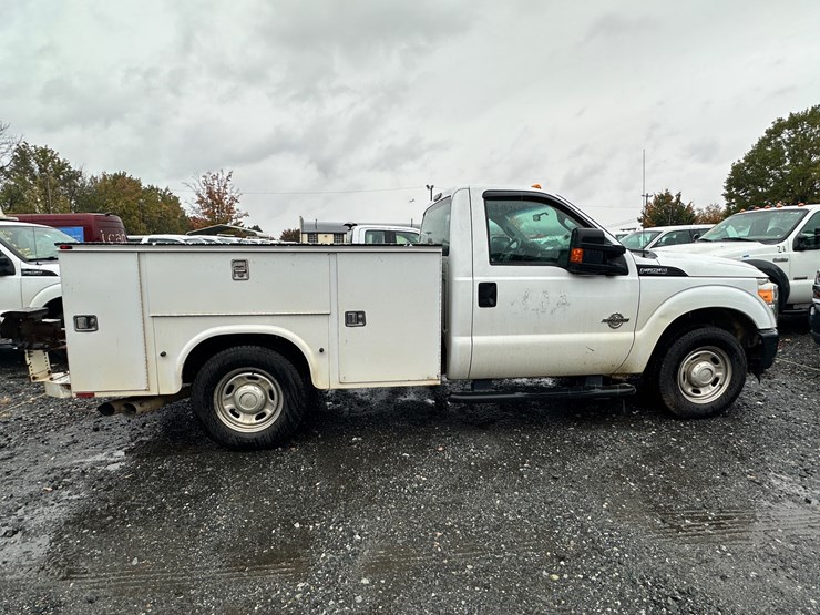 2012-ford-f250-xl-image-4