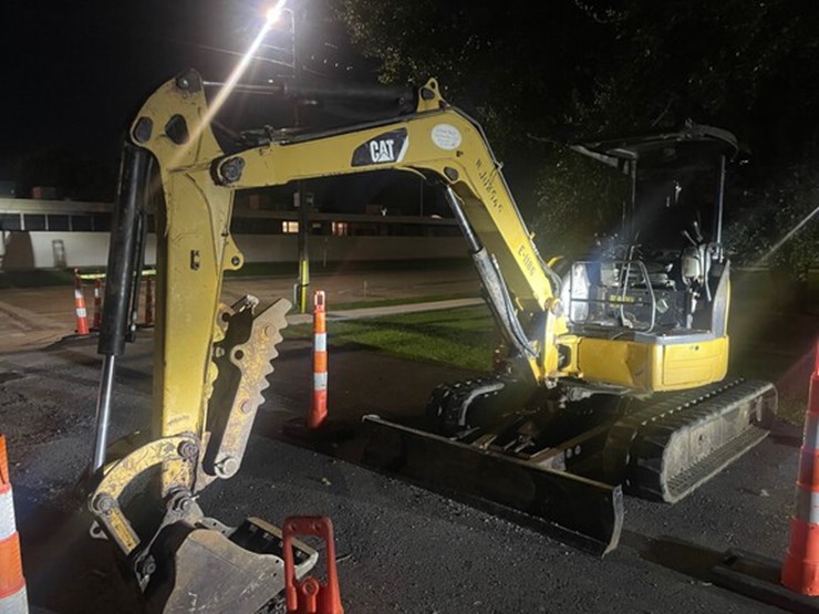 caterpillar-305c-image-1