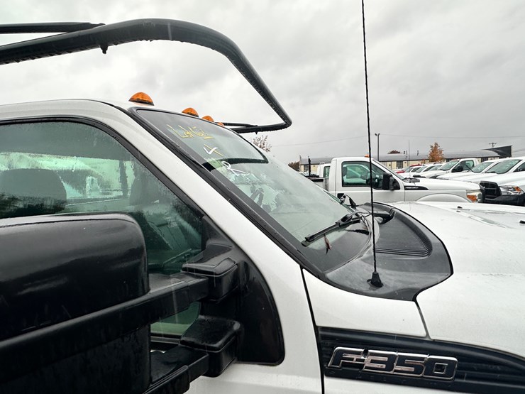 2014-ford-f350-xl-image-30