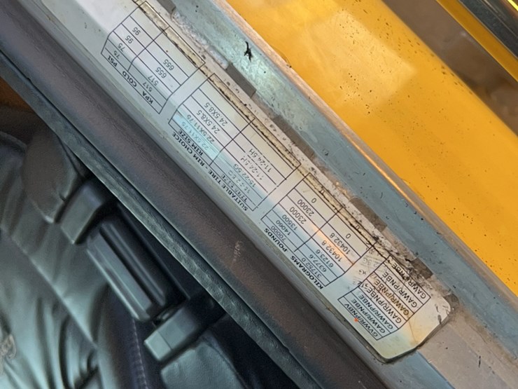 2003-peterbilt-378-image-11