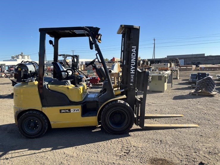 2011-hyundai-30l-7a-image-7