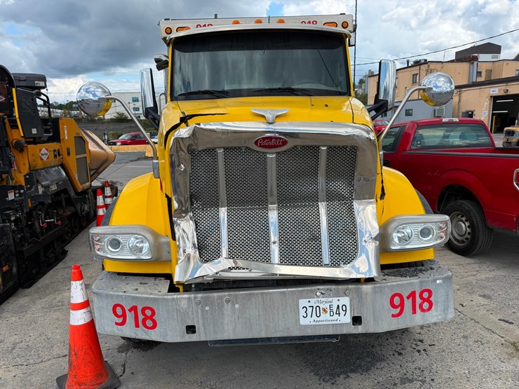 2017-peterbilt-567-image-6