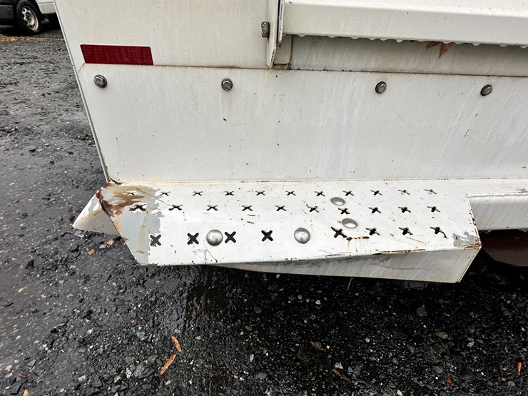 2012-ford-f250-xl-image-74