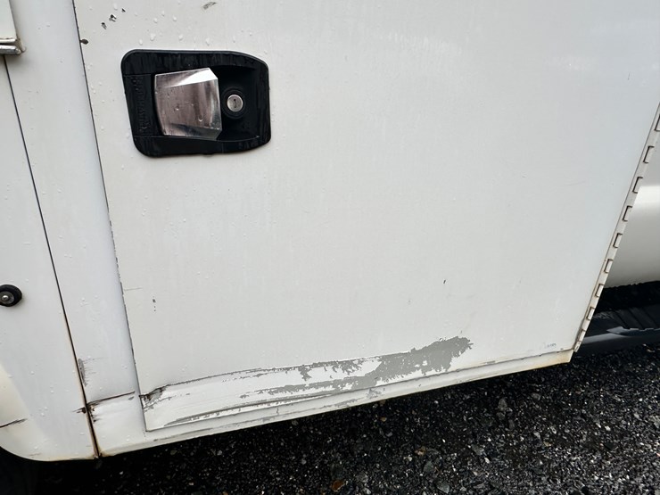 2015-ford-f350-xl-image-15