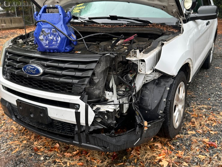 2016-ford-explorer-image-4