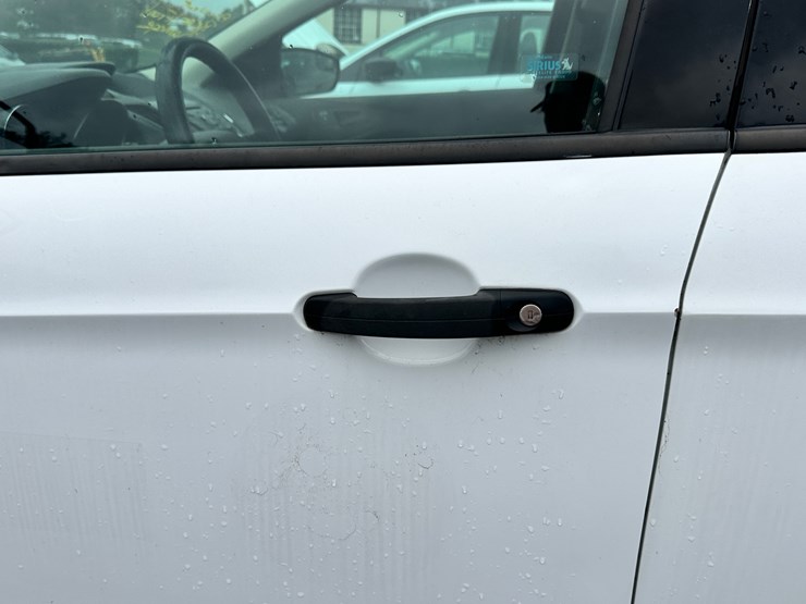 2016-ford-escape-image-44