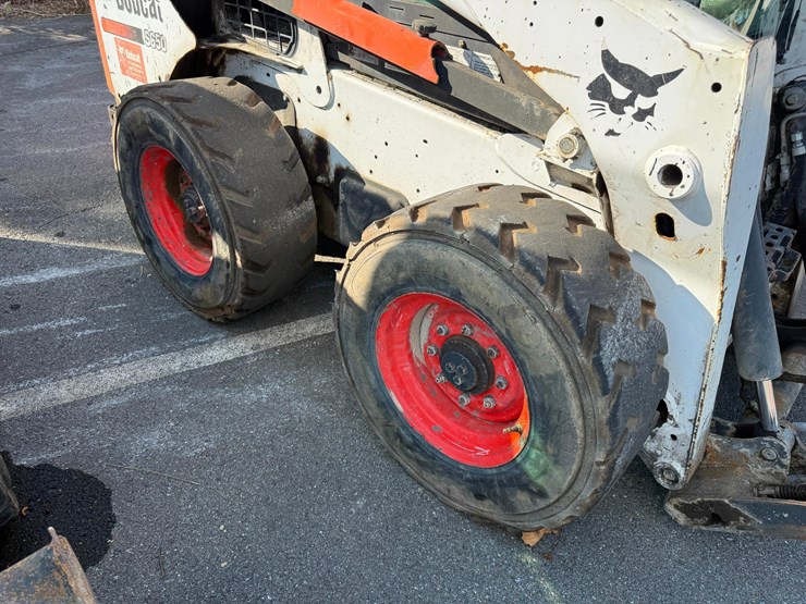 2015-bobcat-s650-image-15
