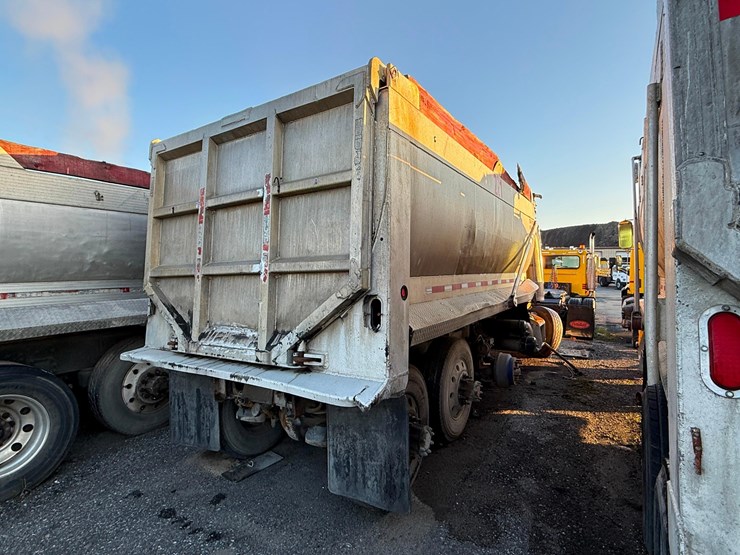 2003-peterbilt-378-image-3