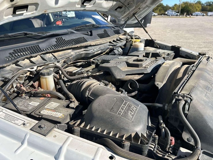 2016-dodge-ram-5500-4x4-crew-cab-stellar-4421-4,000lb-2-ton-crane-service-truck-image-9