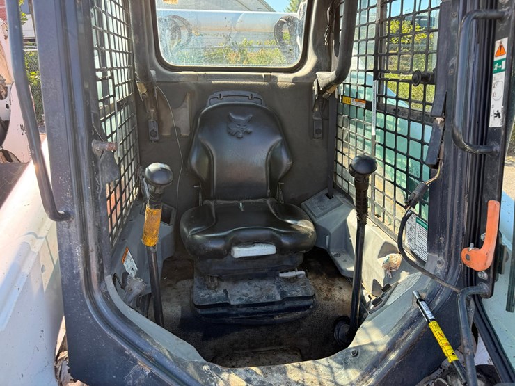2015-bobcat-s650-image-10