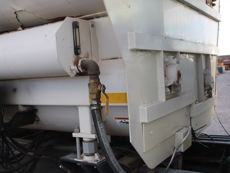 2004-international-durastar-4300-image-97